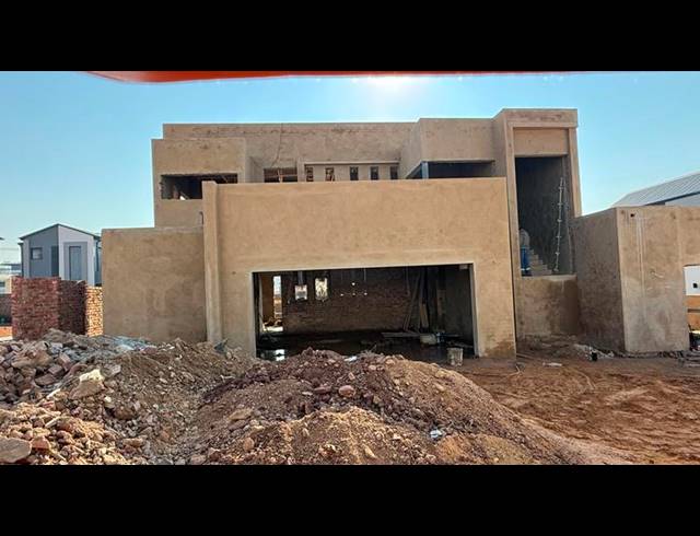 4 BEDROOM HOUSE FOR SALE IN FOUNTAINBROOK ESTATE